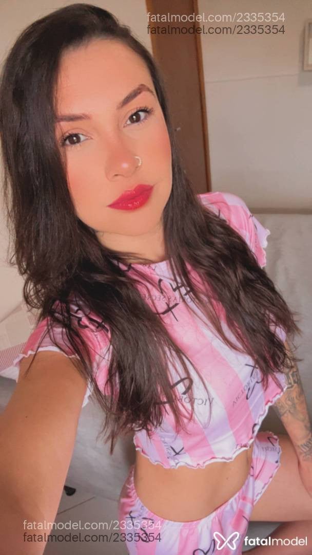 Acompanhante mulher com cabelo castanho de olhos castanhos - Jade Blanc