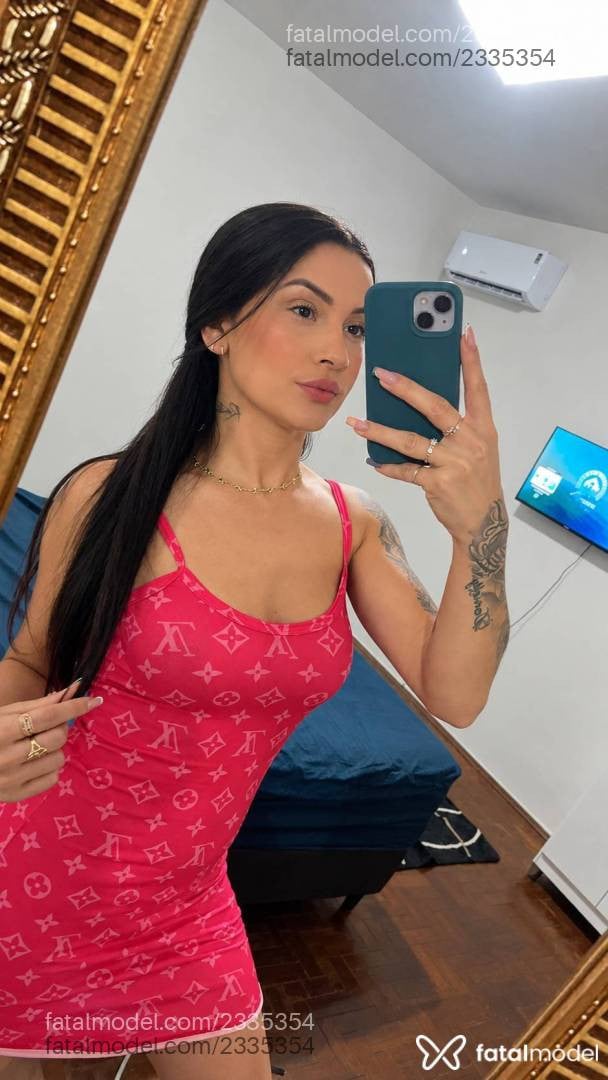 Acompanhante mulher com cabelo castanho de olhos castanhos - Jade Blanc