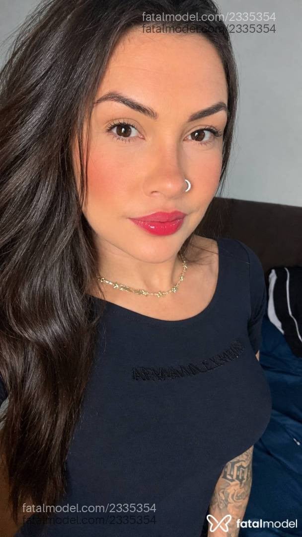Acompanhante mulher com cabelo castanho de olhos castanhos - Jade Blanc