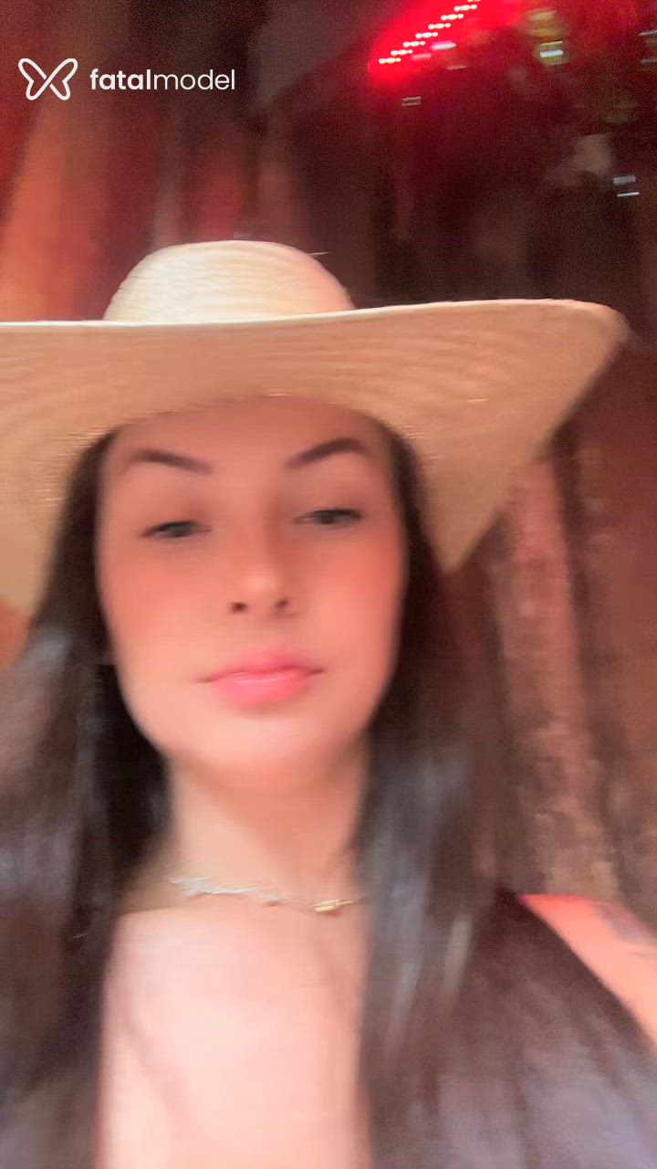 Acompanhante mulher com cabelo castanho de olhos castanhos - Jade Blanc