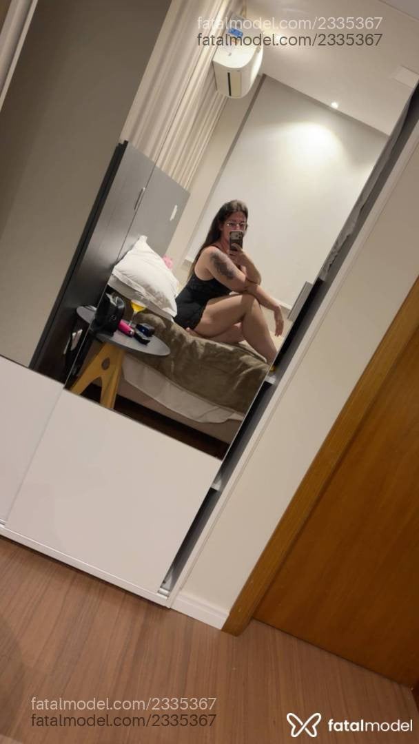 Acompanhante mulher com cabelo castanho de olhos castanhos - Laura