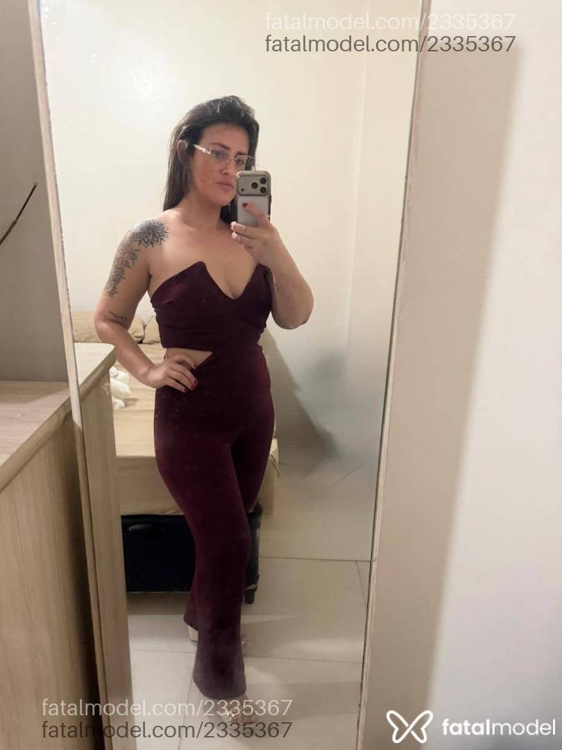 Acompanhante mulher com cabelo castanho de olhos castanhos - Laura