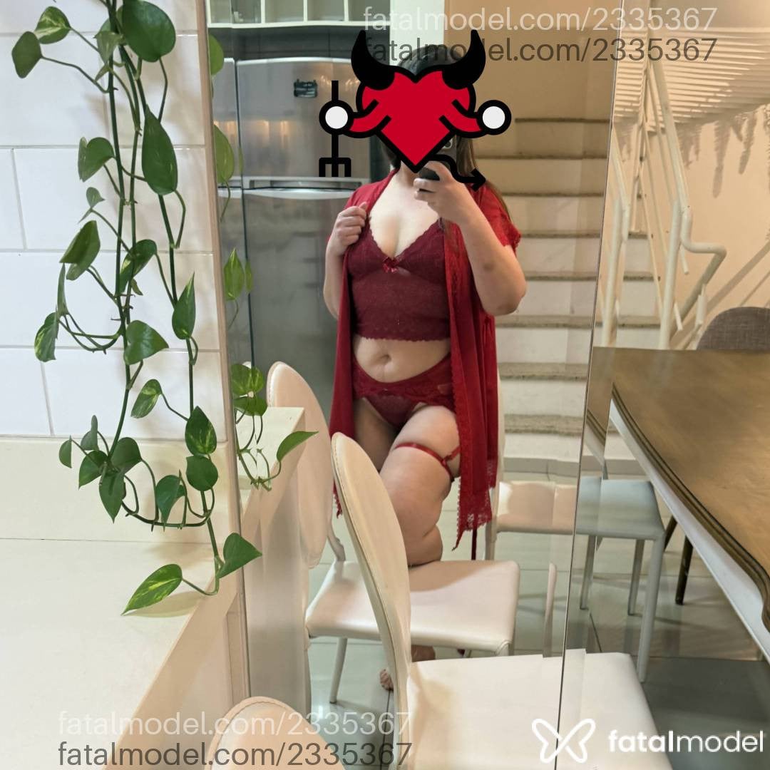 Acompanhante mulher com cabelo castanho de olhos castanhos - Laura