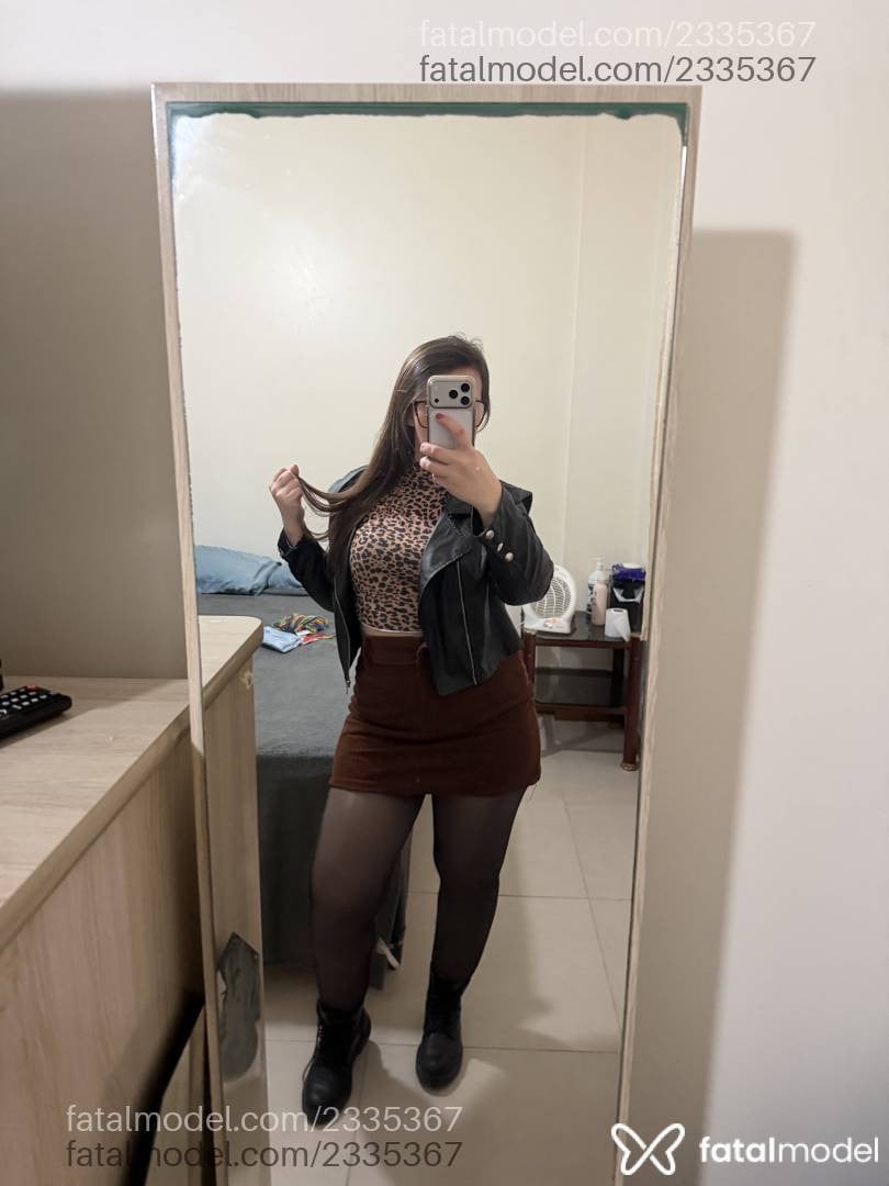 Acompanhante mulher com cabelo castanho de olhos castanhos - Laura