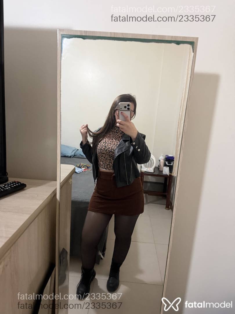 Acompanhante mulher com cabelo castanho de olhos castanhos em Torres - Laura