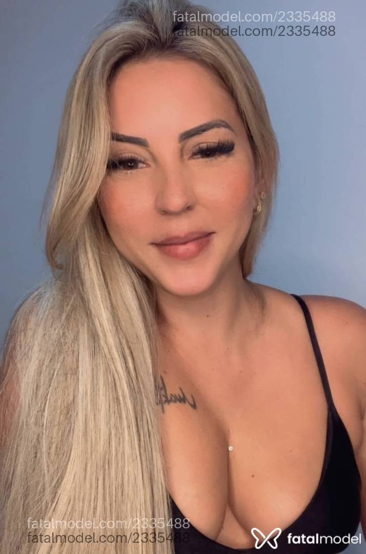 Acompanhante mulher loira (o) de olhos mel - Luana
