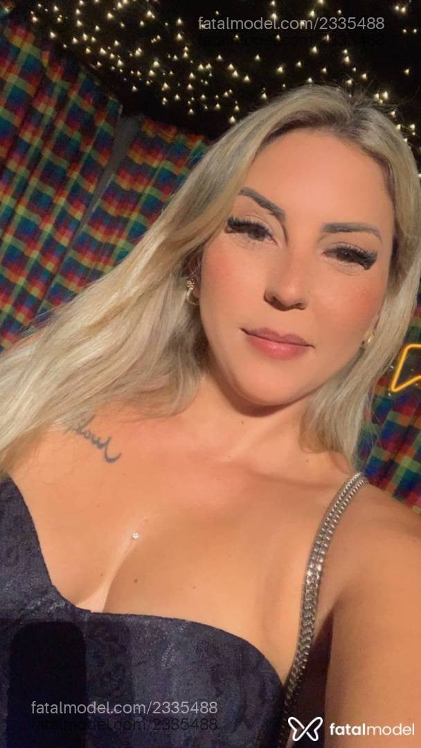 Acompanhante mulher loira (o) de olhos mel - Luana