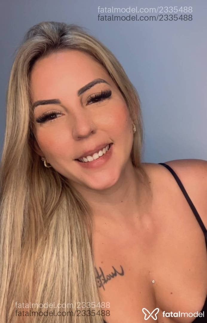 Acompanhante mulher loira (o) de olhos mel em Virtual - Luana