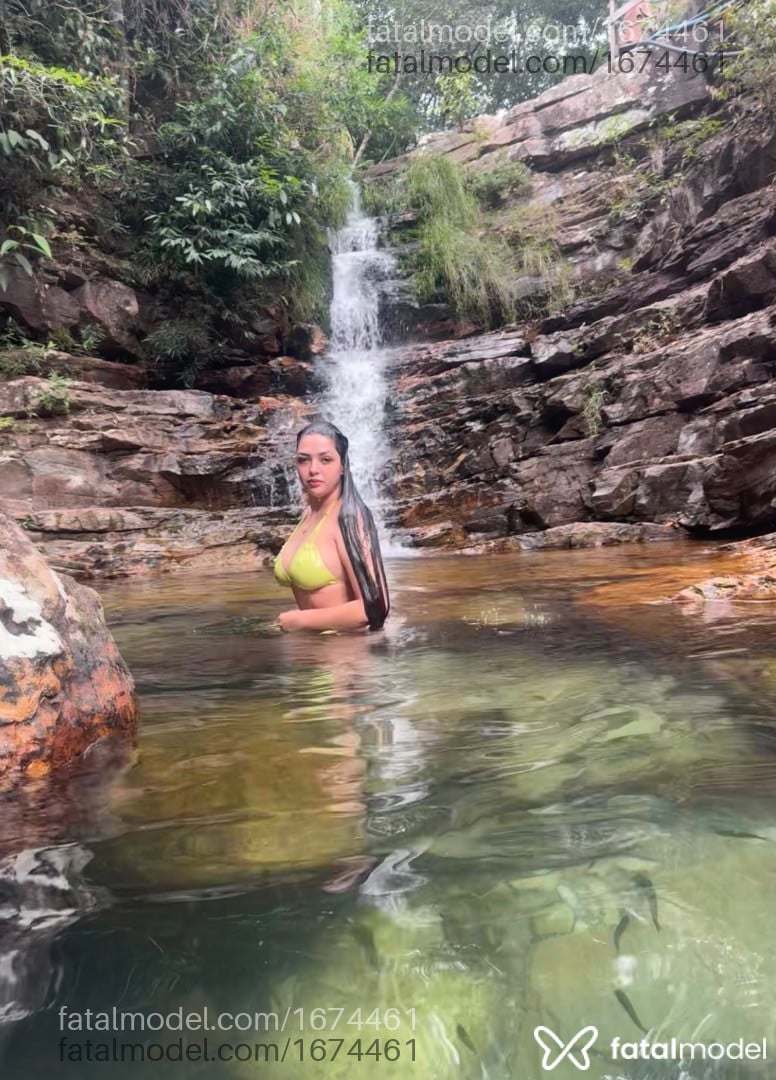 Acompanhante mulher morena (o) de olhos castanhos - Beatriz