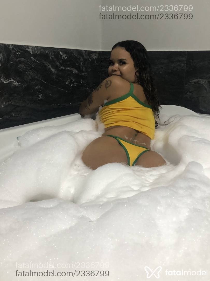 Acompanhante mulher loira (o) de olhos castanhos em Aracaju - Ary