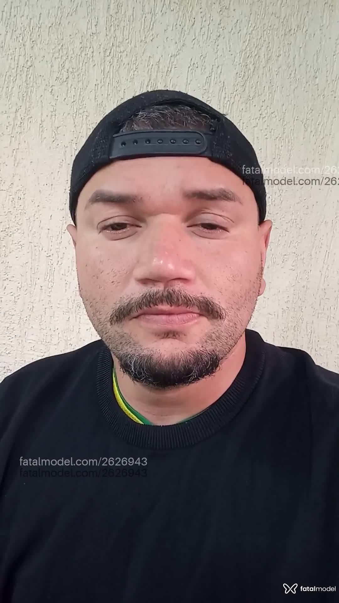 Acompanhante homem com cabelo castanho de olhos castanhos em Porto Alegre - Makalister