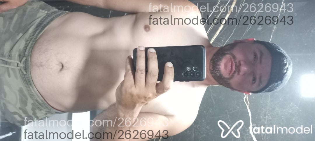 Acompanhante homem com cabelo castanho de olhos castanhos em Porto Alegre - Makalister