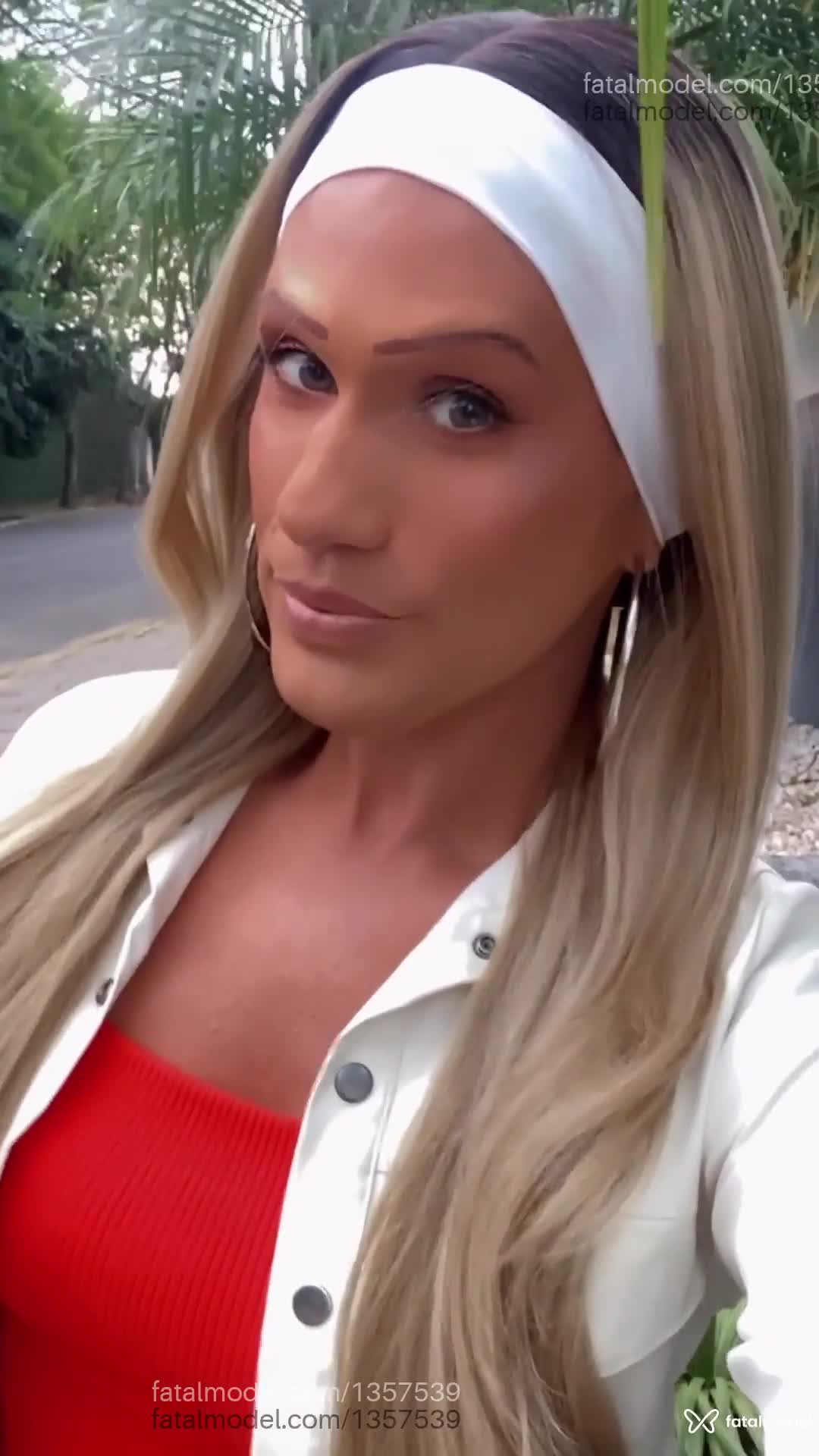 Acompanhante travesti com cabelo castanho de olhos verdes em Sapiranga Acompanhante travesti com cabelo castanho de olhos verdes em Sapiranga - Bruna Holl