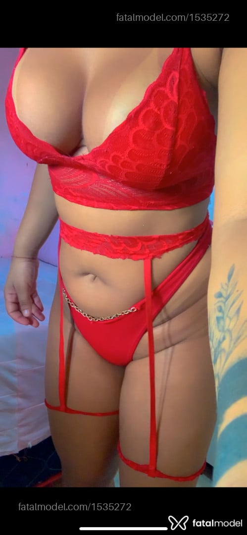 Acompanhante mulher trans com cabelo castanho de olhos castanhos em Salvador Acompanhante mulher trans com cabelo castanho de olhos castanhos em Salvador - Bruna Soares