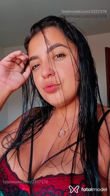 Acompanhante mulher com cabelo castanho de olhos castanhos - Viviane Acompanhante mulher com cabelo castanho de olhos castanhos - Viviane