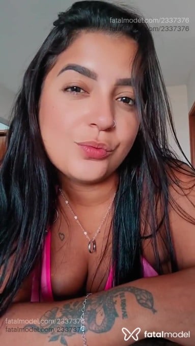 Acompanhante mulher com cabelo castanho de olhos castanhos - Viviane Acompanhante mulher com cabelo castanho de olhos castanhos - Viviane