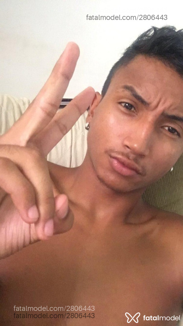 Acompanhante homem com cabelo castanho de olhos castanhos em Maringá - Feroz
