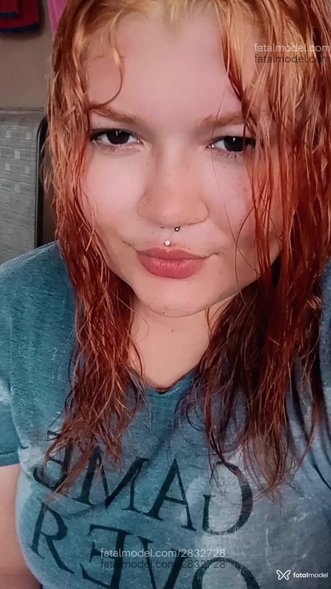 Acompanhante mulher com cabelo colorido de olhos castanhos em Maringá - Natasha