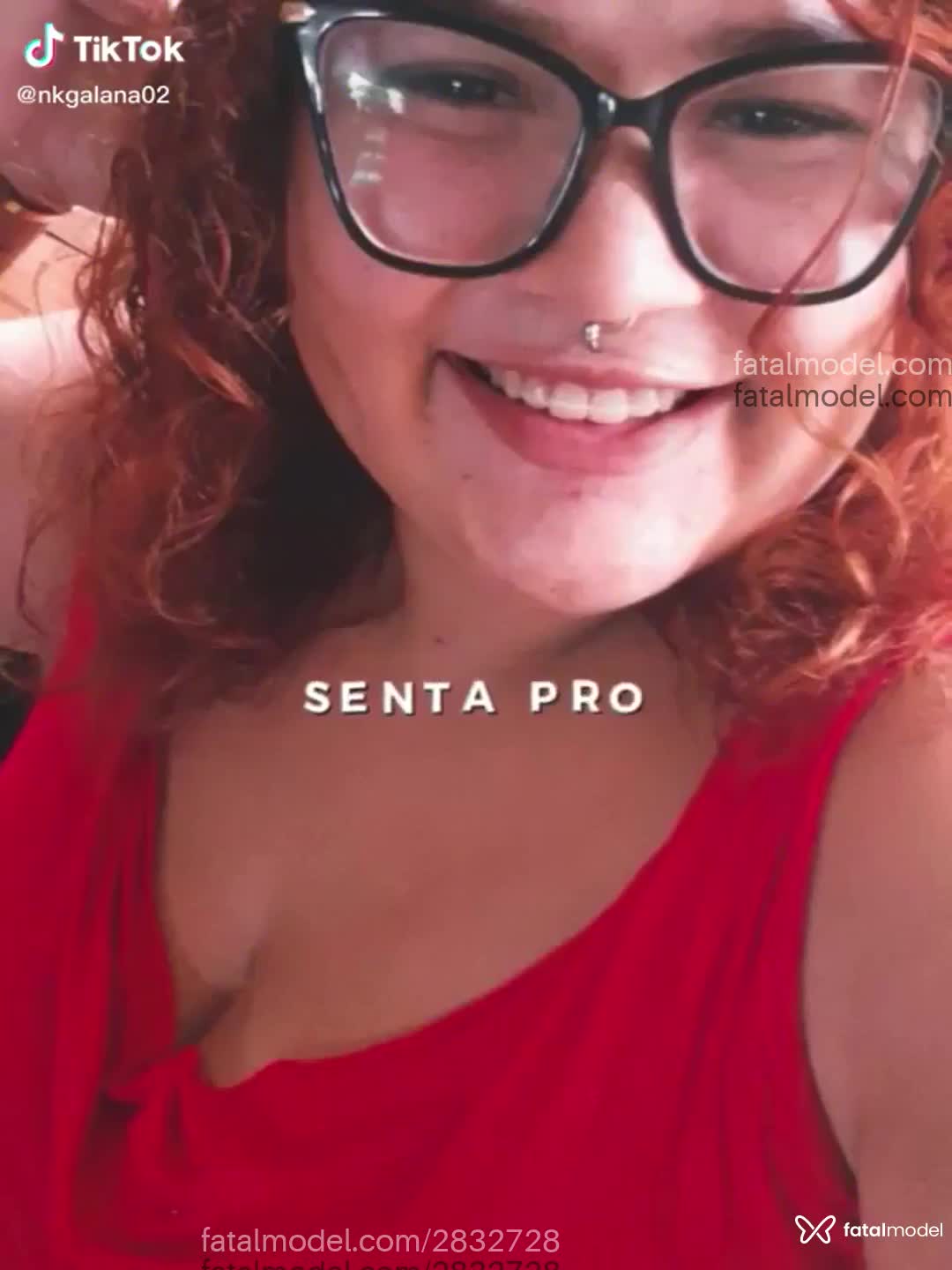 Acompanhante mulher com cabelo colorido de olhos castanhos em Maringá - Natasha