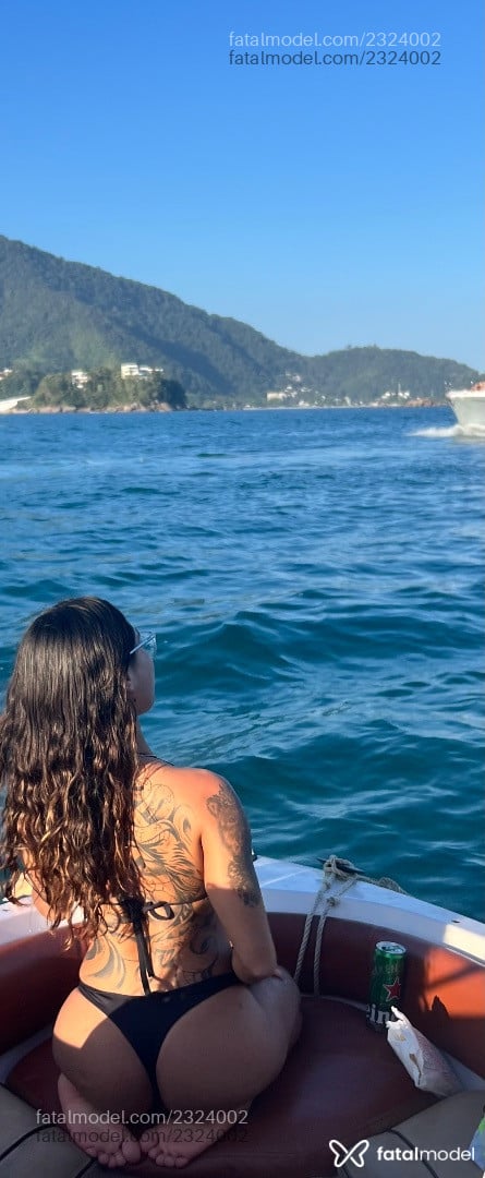 Acompanhante mulher com cabelo castanho de olhos castanhos em Santo André Acompanhante mulher com cabelo castanho de olhos castanhos em Santo André - Tatiane