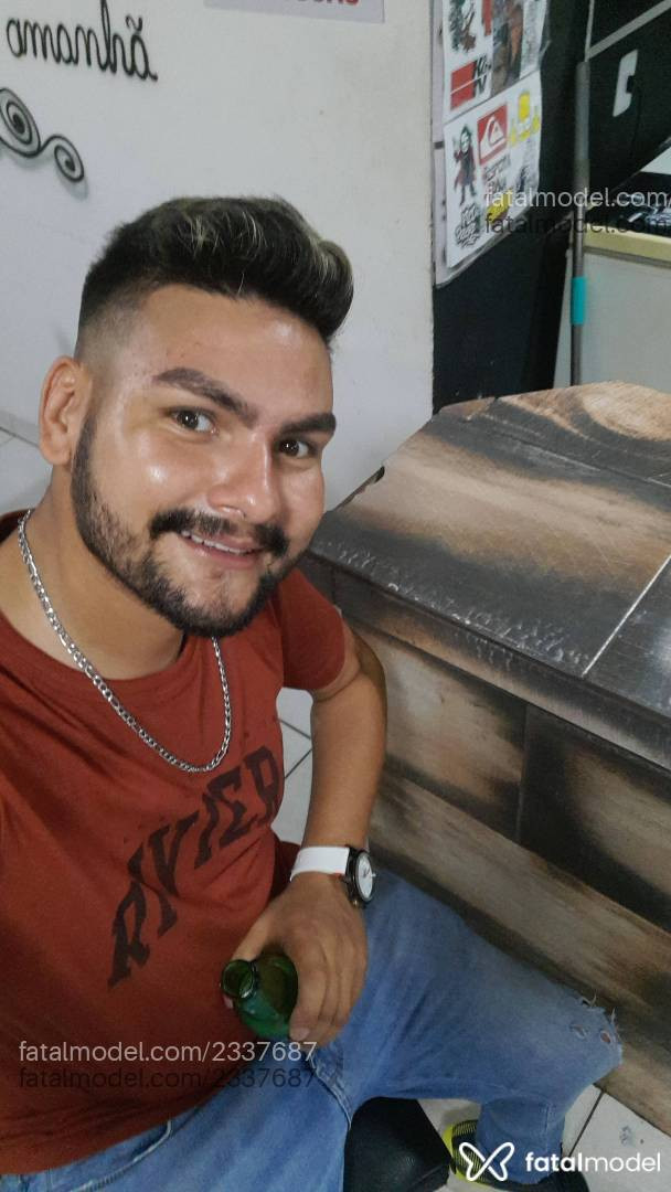 Acompanhante homem morena (o) de olhos castanhos em Palhoça - Diego