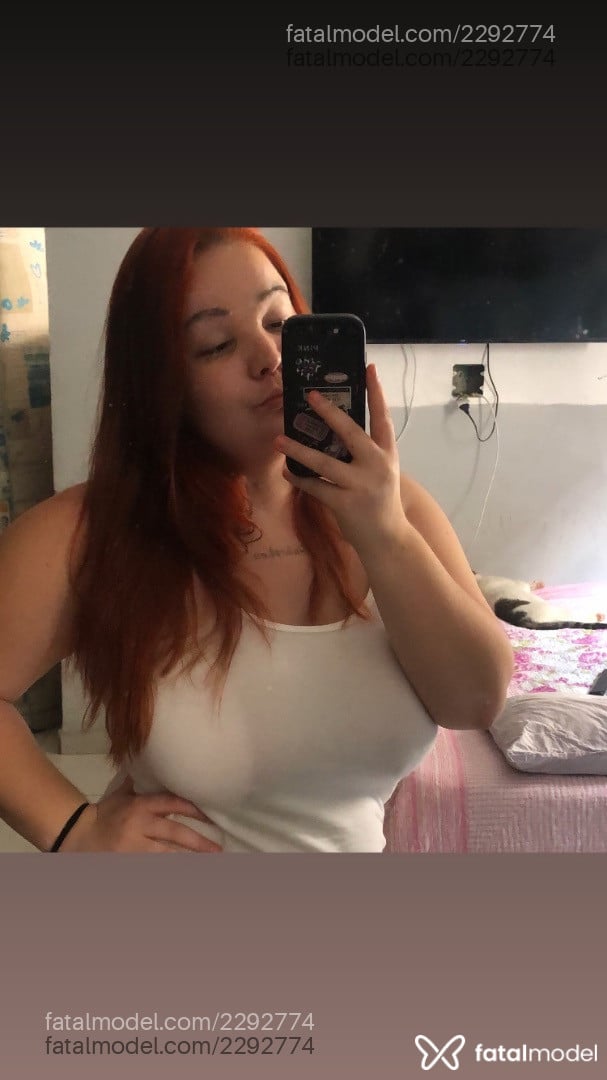 Acompanhante mulher ruiva (o) de olhos castanhos - Emilly Acompanhante mulher ruiva (o) de olhos castanhos - Emilly