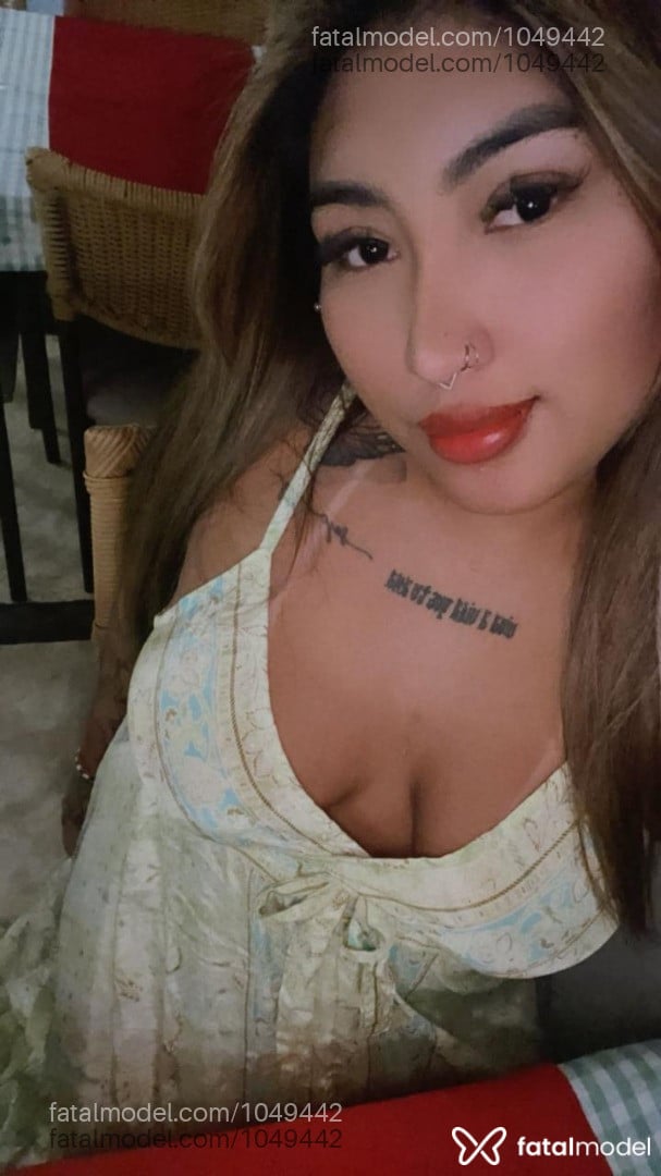 Acompanhante mulher com cabelo colorido de olhos pretos em Betim - Yume