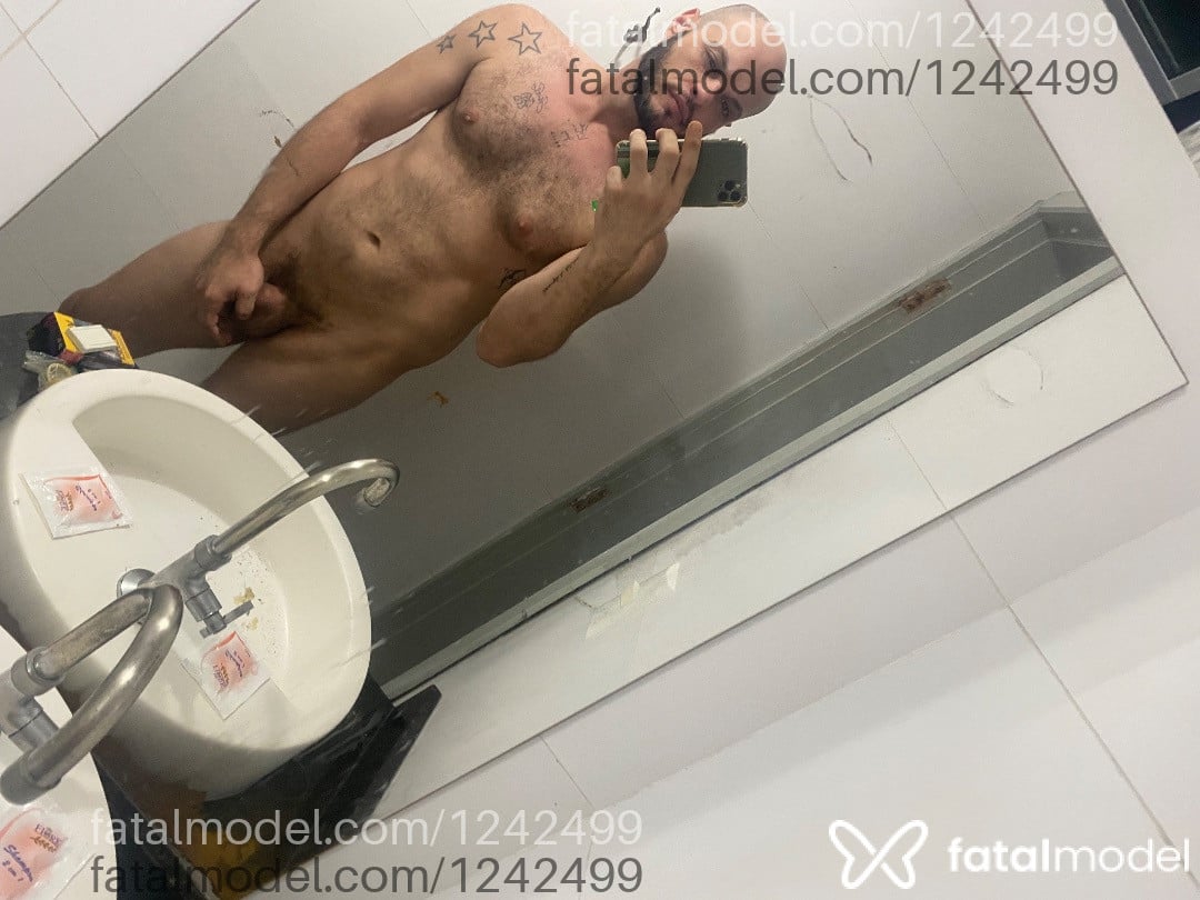 Acompanhante homem sem cabelo de olhos castanhos - GPATVDOTXCM Acompanhante homem sem cabelo de olhos castanhos - GPATVDOTXCM