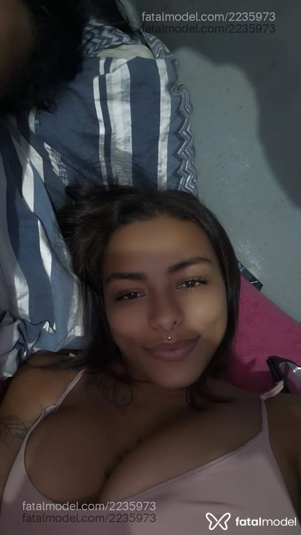 Acompanhante mulher morena (o) de olhos castanhos em Serra Acompanhante mulher morena (o) de olhos castanhos em Serra - Nabrisa