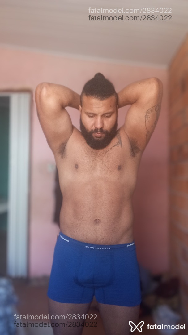 Acompanhante homem morena (o) de olhos castanhos em Porto Alegre - Carlos