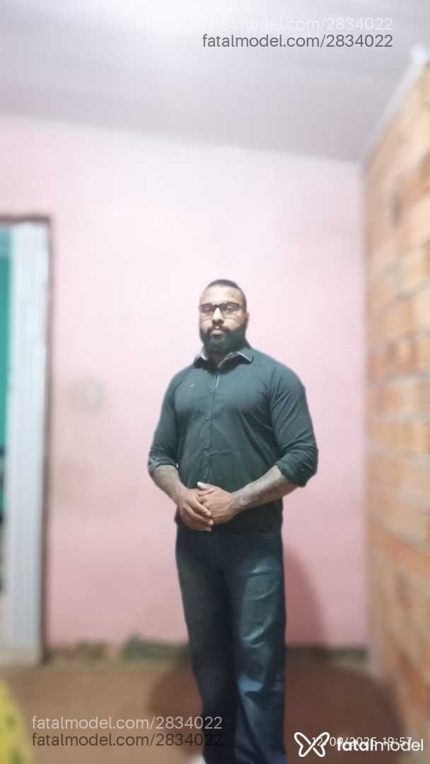 Acompanhante homem morena (o) de olhos castanhos em Porto Alegre - Carlos