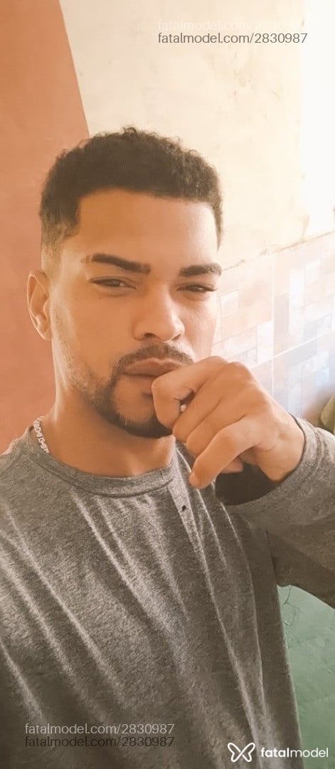 Acompanhante homem morena (o) de olhos pretos em Virtual Acompanhante homem morena (o) de olhos pretos em Virtual - Ygor Primo