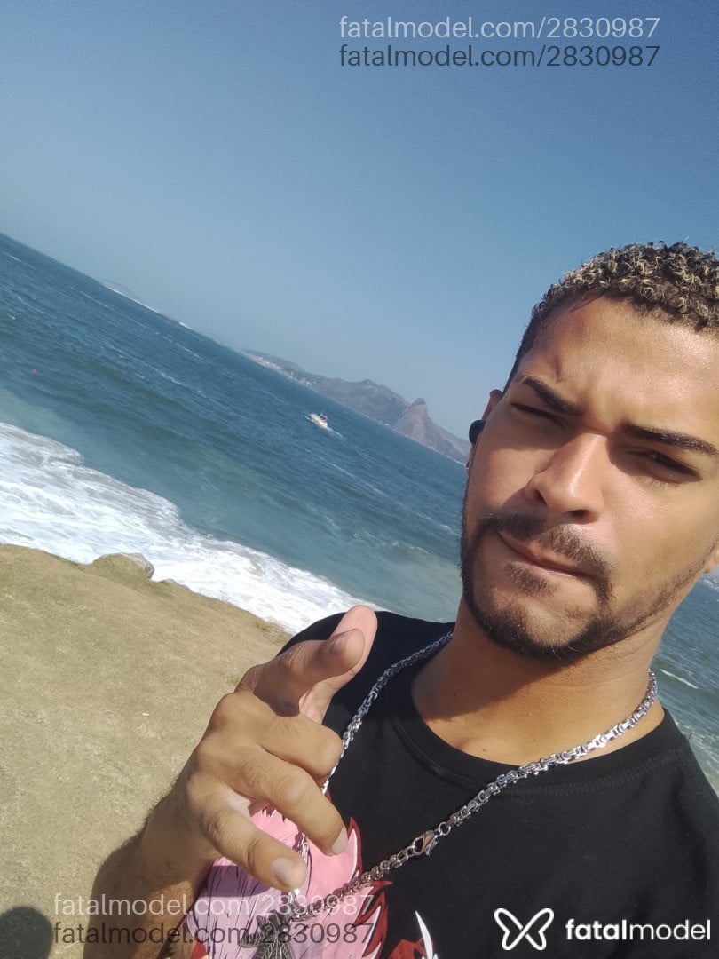 Acompanhante homem morena (o) de olhos pretos em Virtual Acompanhante homem morena (o) de olhos pretos em Virtual - Ygor Primo