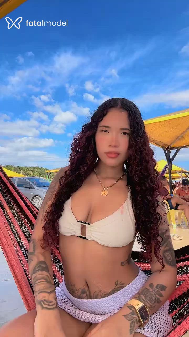 Acompanhante mulher ruiva (o) de olhos pretos - Charlote Acompanhante mulher ruiva (o) de olhos pretos - Charlote