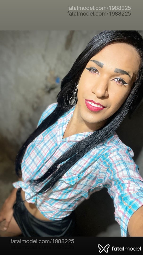 Acompanhante mulher trans com cabelo castanho de olhos castanhos em Paraíso do Tocantins - Vicktoria Almeida