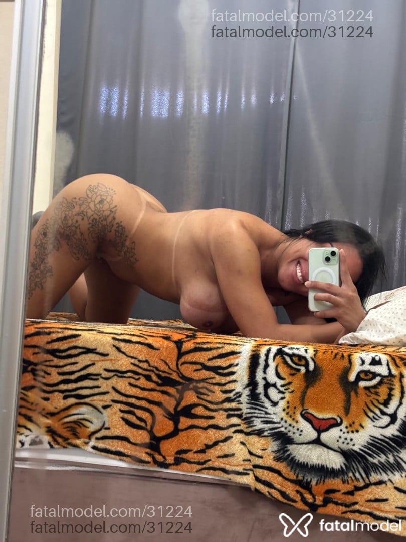Acompanhante mulher trans morena (o) de olhos castanhos em Jaraguá do Sul - Morena