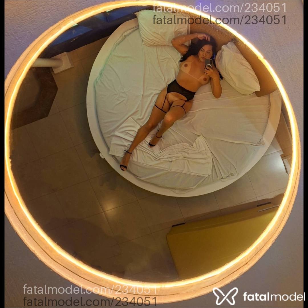 Acompanhante mulher trans morena (o) de olhos mel - Camilla Acompanhante mulher trans morena (o) de olhos mel - Camilla