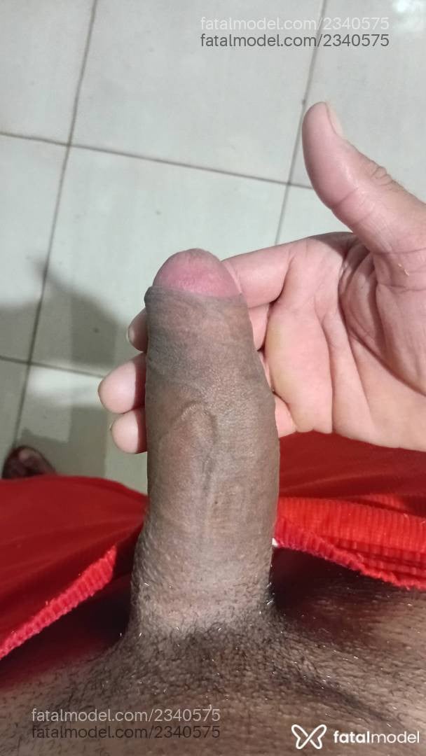Acompanhante homem com cabelo castanho de olhos castanhos - Romeu