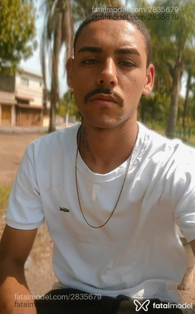 Acompanhante homem com cabelo castanho de olhos castanhos em São Paulo Acompanhante homem com cabelo castanho de olhos castanhos em São Paulo - Gustavo Lima