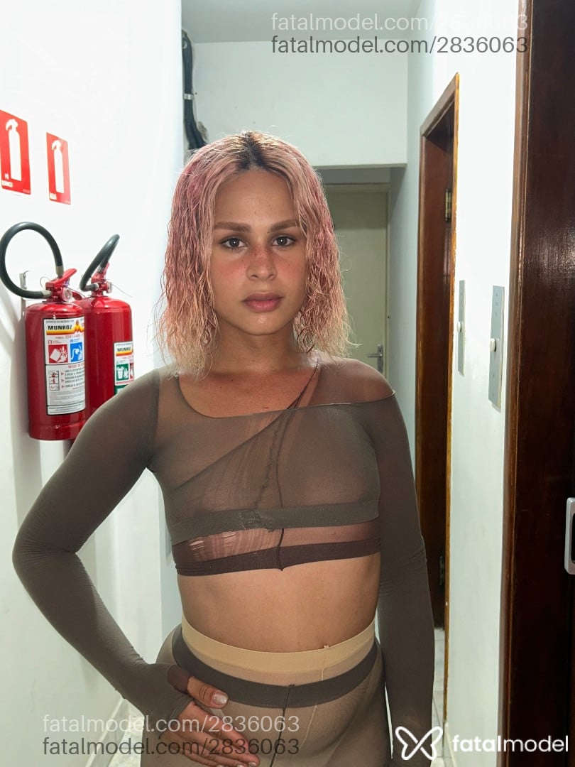 Acompanhante mulher trans com cabelo castanho de olhos castanhos em São Paulo - Bluey