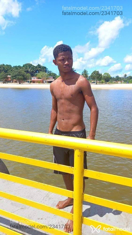 Acompanhante homem morena (o) de olhos pretos em Balneário Camboriú - Junior