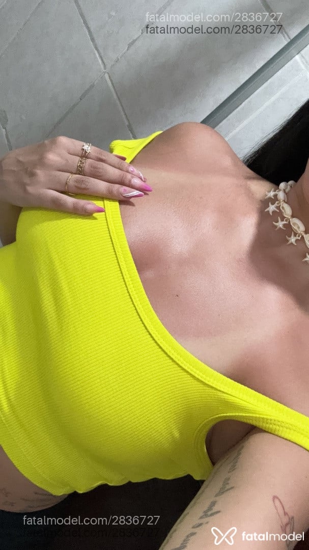 Acompanhante mulher morena (o) de olhos mel em Volta Redonda - Emanuelle