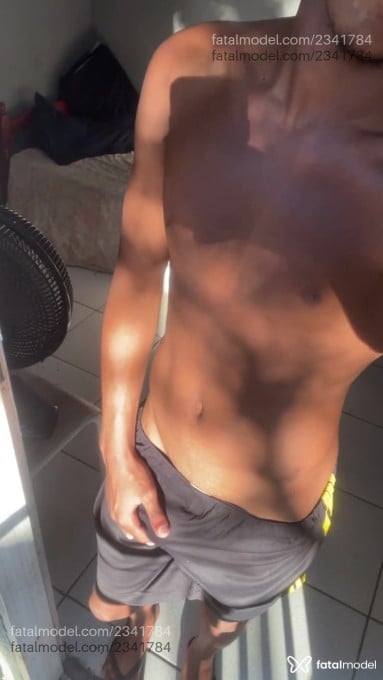 Acompanhante homem morena (o) de olhos castanhos em Rio de Janeiro - Arthur Gustavo