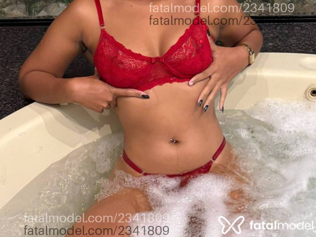 Acompanhante mulher com cabelo castanho de olhos castanhos - Yasmim Santos