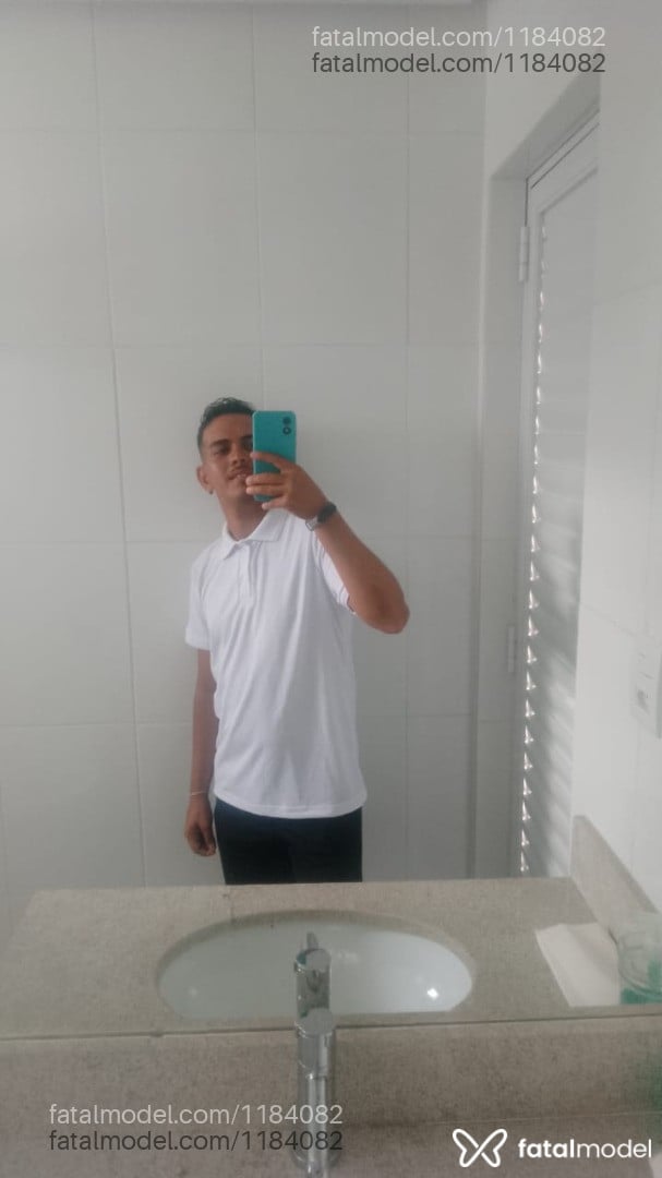 Acompanhante homem morena (o) de olhos pretos - RenatoSan Acompanhante homem morena (o) de olhos pretos - RenatoSan