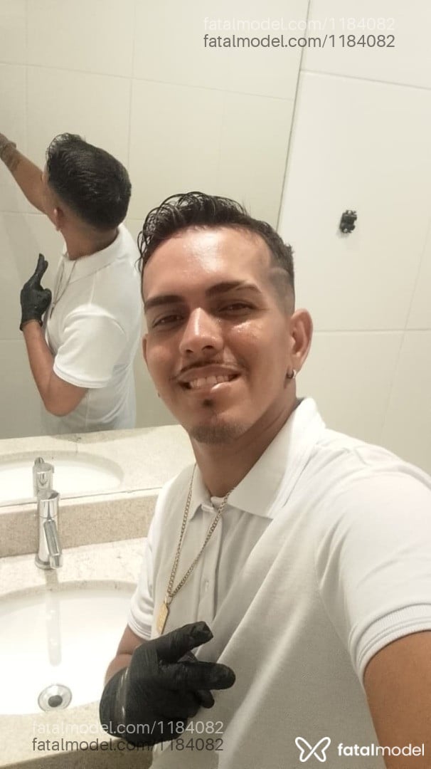 Acompanhante homem morena (o) de olhos pretos - RenatoSan Acompanhante homem morena (o) de olhos pretos - RenatoSan