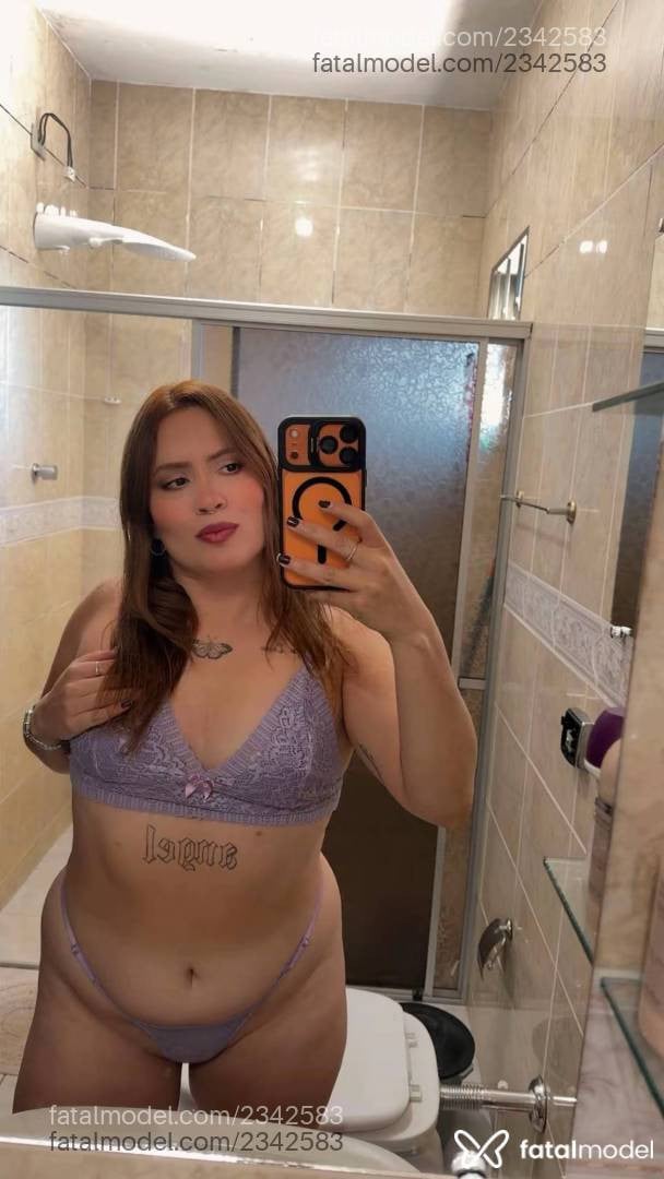 Acompanhante mulher ruiva (o) de olhos castanhos - Antonella