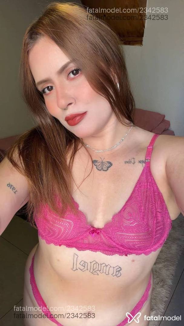 Acompanhante mulher ruiva (o) de olhos castanhos - Antonella