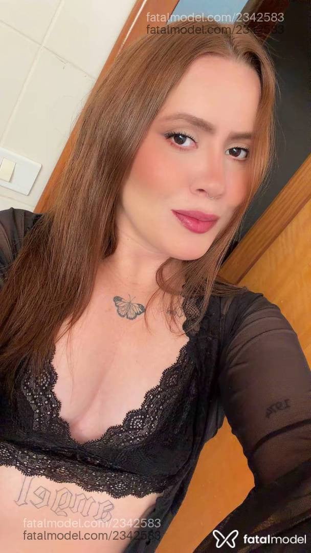 Acompanhante mulher morena (o) de olhos castanhos - Antonella