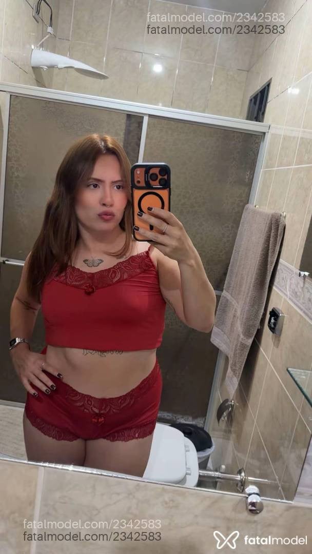 Acompanhante mulher ruiva (o) de olhos castanhos - Antonella